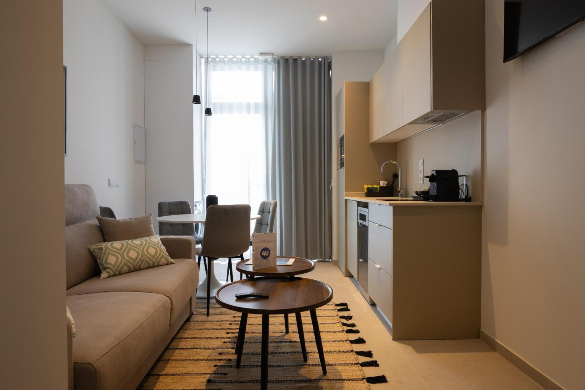 Dorm4You Arena Plaza Валенсия Екстериор снимка