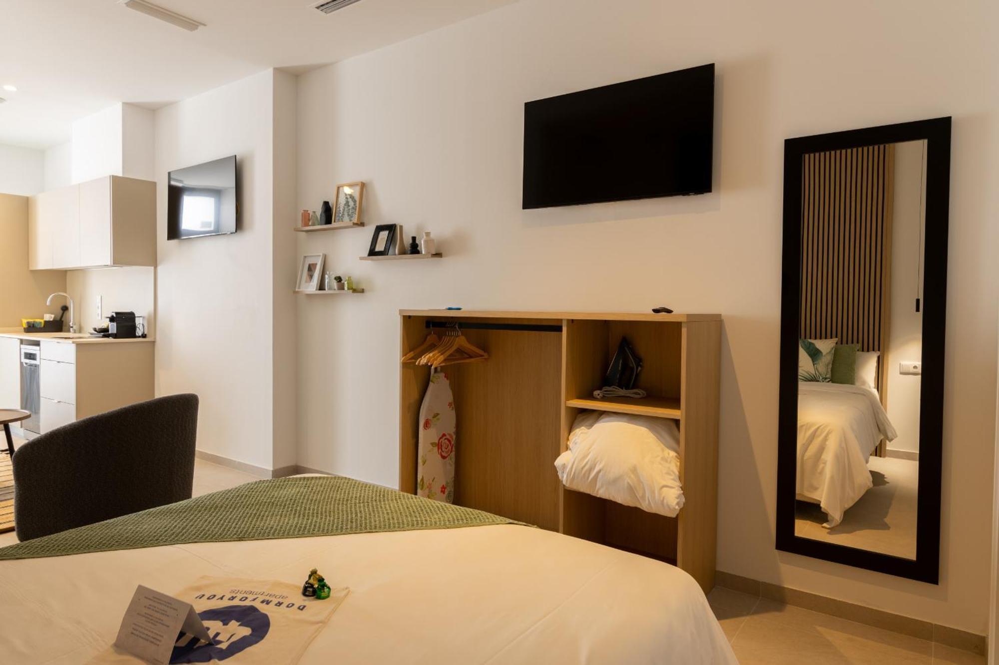 Dorm4You Arena Plaza Валенсия Екстериор снимка