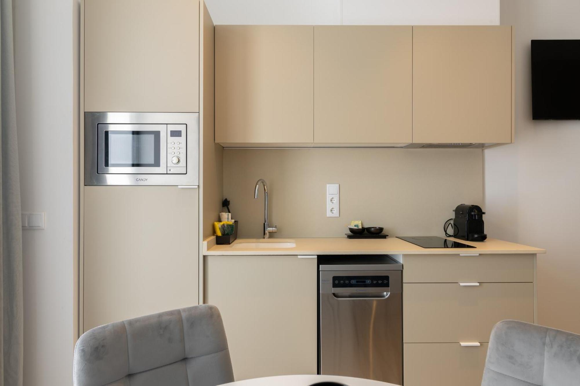 Dorm4You Arena Plaza Валенсия Екстериор снимка