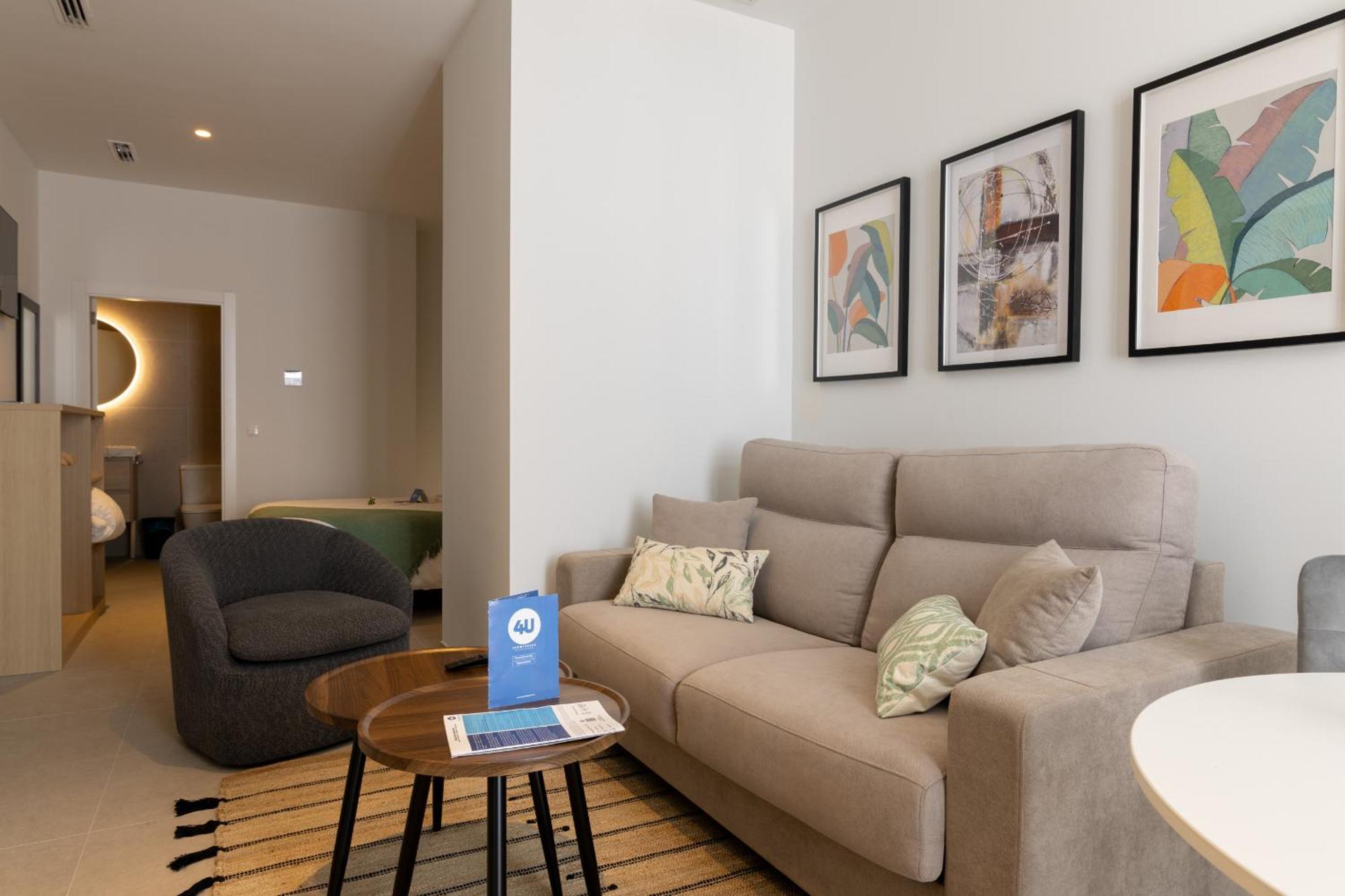 Dorm4You Arena Plaza Валенсия Екстериор снимка
