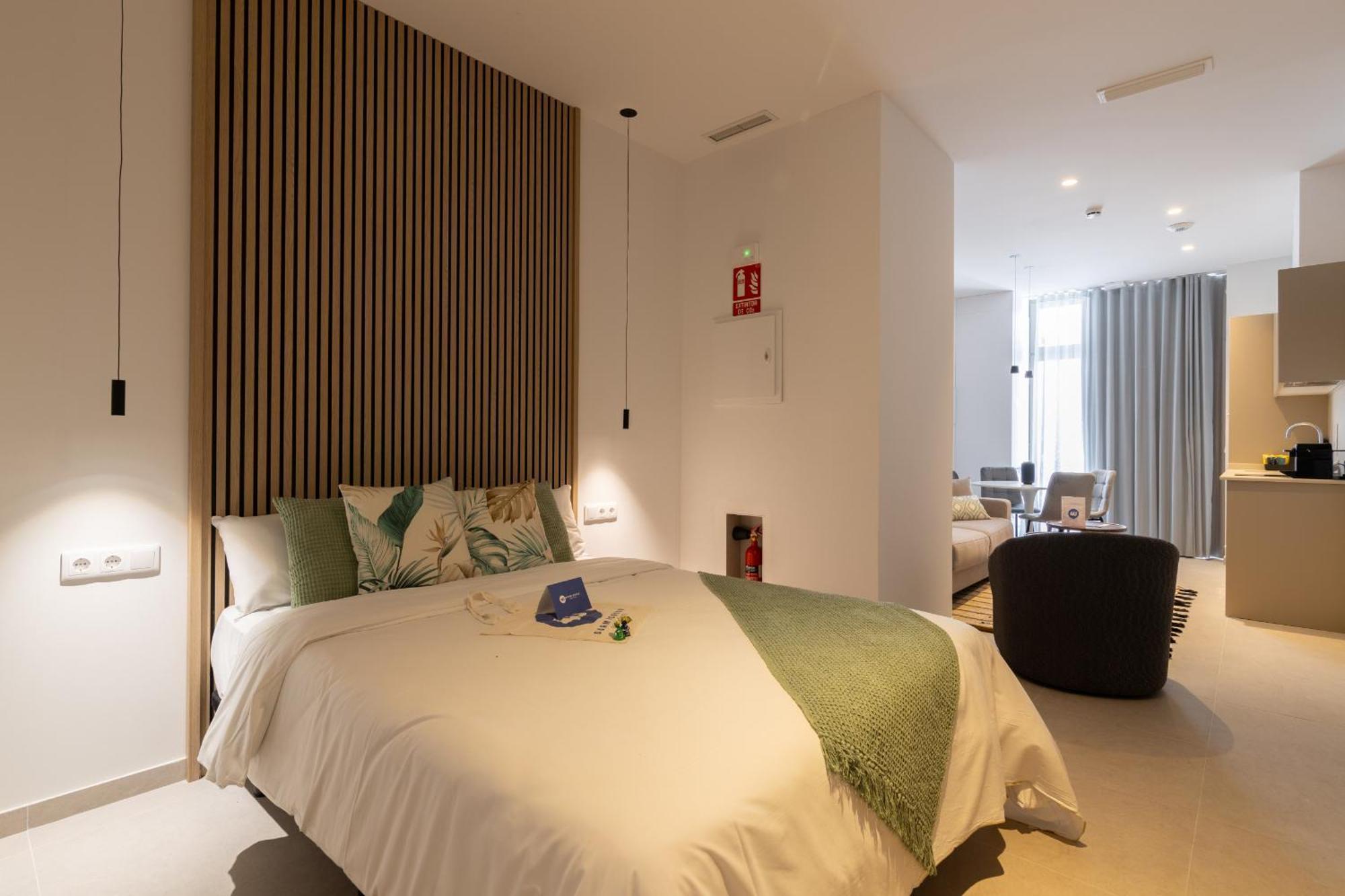Dorm4You Arena Plaza Валенсия Екстериор снимка